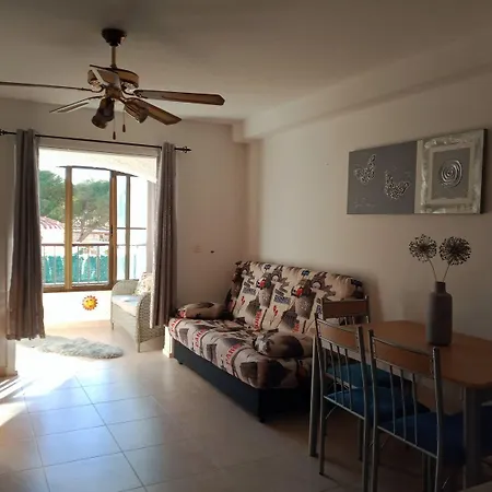 Residencial Con Piscina Lägenhet *